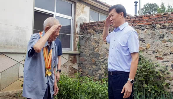 烟台市老促会组织开展走访慰问百岁抗战老兵活动