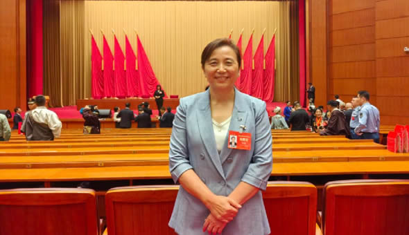 巾帼建功的好榜样